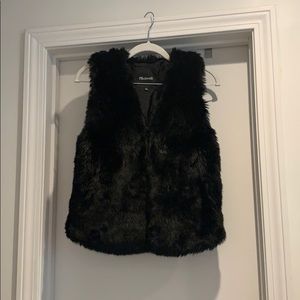 Madewell black faux fur vest XXS
